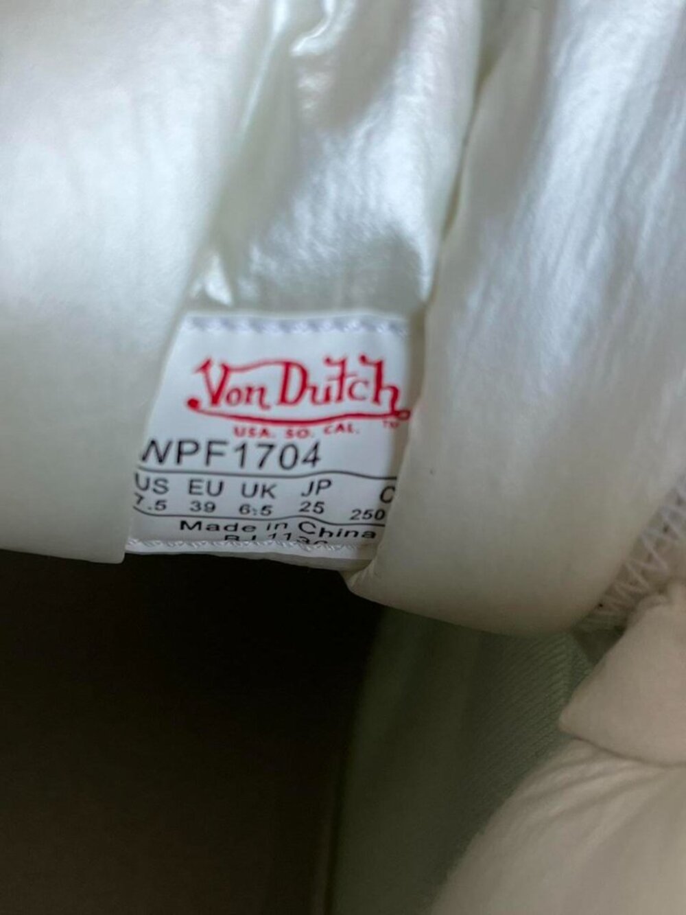 NWOT Von Dutch White Puffer Shoe High Top Sneakers Wmn 7.5 Rave Punk Skater - Picture 8 of 8